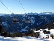 Highliner 2 - 6-persoons hogesnelheidsstoeltjeslift (koppelbaar) met kap