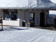 Afvalbakken in het skigebied