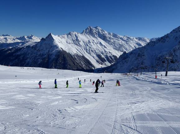 Brede pistes domineren op het Schafbergplateau