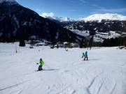 Beginnerspiste bij het dalstation bij de Lisslift