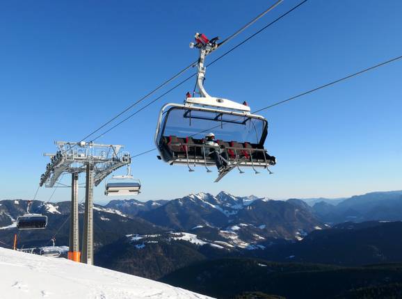 Bäreck - 6-persoons hogesnelheidsstoeltjeslift (koppelbaar) met kap en stoelverwarming