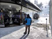 Het personeel is altijd aanwezig bij het instappunt.