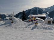 Leuke figuren in de sneeuw bij de Hochalm