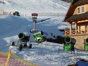 Sneeuwkanonnen in Harenda