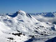 Uitzicht op de pistes aan de voet van de Damülser Mittagsspitze