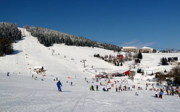 Grootste hoogteverschil in het Duitse Ertsgebergte – skigebied Fichtelberg – Oberwiesenthal