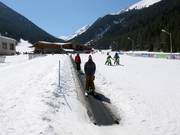 Oefenterrein met transportband bij Bunderishka Polyana