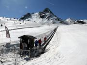 Beginnersgebied met transportbanden in de Zona Anayet