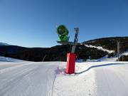 Krachtige sneeuwkanonnen in het skigebied Les Angles