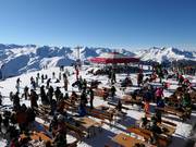 Hoadlbuffet en Schirmbar met kleine snacks