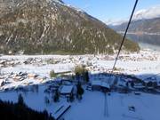 Dalstation Karwendel Bergbahn met nabijgelegen accommodaties