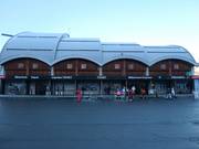 Verzorgd dalstation van de Millennium-Express