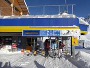 Informatie bij het instappen bij de stoeltjeslift