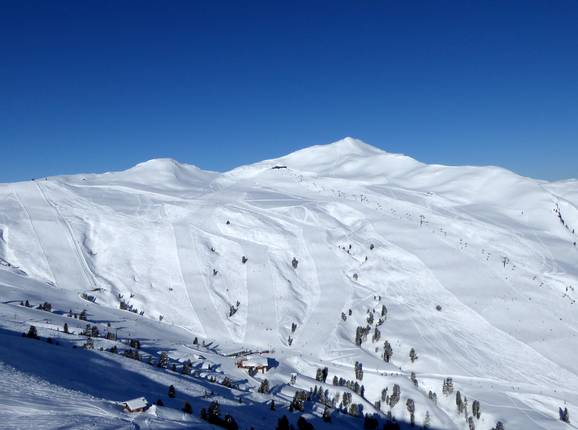Uitzicht op de pistes bij de Frühmesserbahn