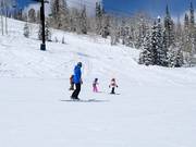 Skiles bij de stoeltjeslift Link