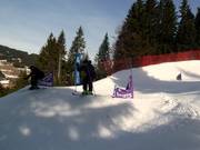 Boardercross Déborah Anthonioz mit Snowpark (Les Gets)