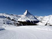 Prachtig uitzicht vanaf de pistes in Zermatt op de Matterhorn