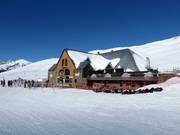 Le Merlans midden in het skigebied