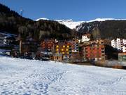 Reka-Feriedorp Disentis aan de dalafdaling