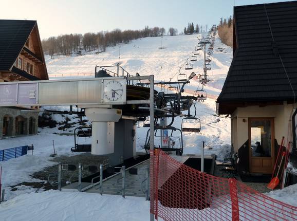 Harenda A - 4-persoons vaste stoeltjeslift