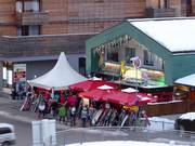 Platzhirsch-Alm bij het dalstation van de Planai