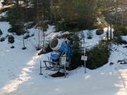 Een van de twee sneeuwkanonnen bij de Silberberg
