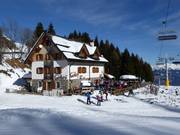 Baita Goles midden in het skigebied