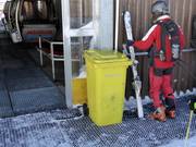 Afvalbakken zijn beschikbaar