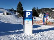 Bebording naar de parkeerplaats