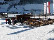 Snackbar Maislau bij het dalstation