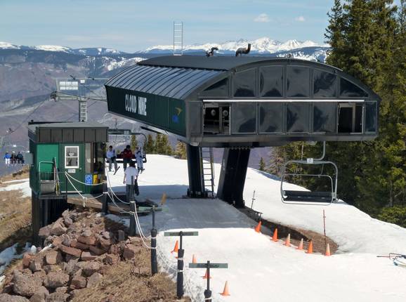 Cloud Nine - 4-persoons hogesnelheidsstoeltjeslift (koppelbaar)