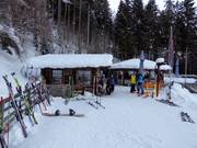Seetal-Schirm boven het dalstation