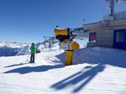 Krachtige sneeuwkanon in Samnaun