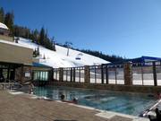 Après-ski in het zwembad