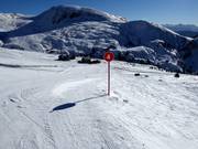 Piste-markering in het skigebied Meran 2000