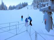 Hulp bij het instappen bij de sleeplift