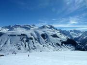 Uitzicht op het voorste deel van de oostzijde
