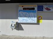 Informatiebord bij het dalstation met actuele informatie