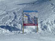 Oriëntatiebord in het skigebied