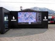 Modernste informatiebord bij het dalstation