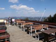 Skihut bij het bergstation