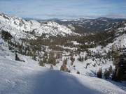 Moeilijke afdaling met uitzicht op de Base Area