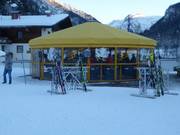 Schirmbar bij het dalstation Highlander 1 bij Highport Flachauwinkl