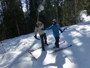 Hulp bij het instappen in de sleeplift