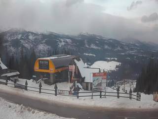 Małe Ciche - widok na parking